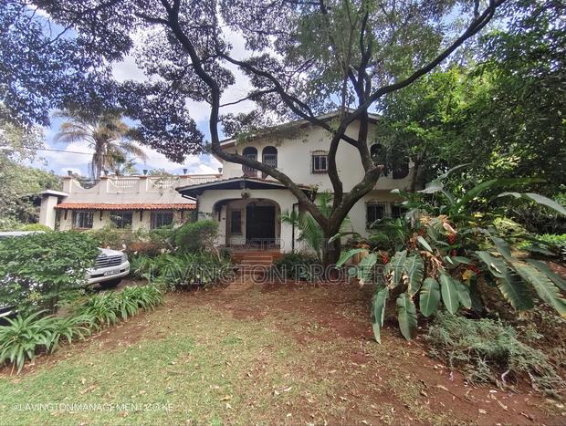 Very Prime 0.78 Acre Land With a 4 Bedroom House Plus Study and DSQ