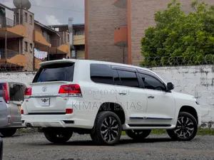 Toyota Land Cruiser 4.6 V8 ZX 2017 White