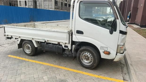Toyota Dyna - thumbnail 4