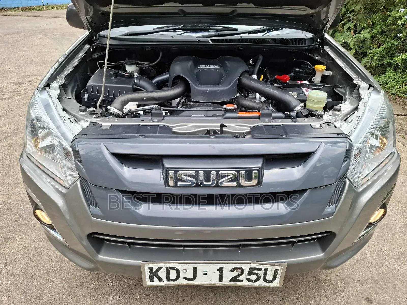 Isuzu D-MAX 2022 Gray