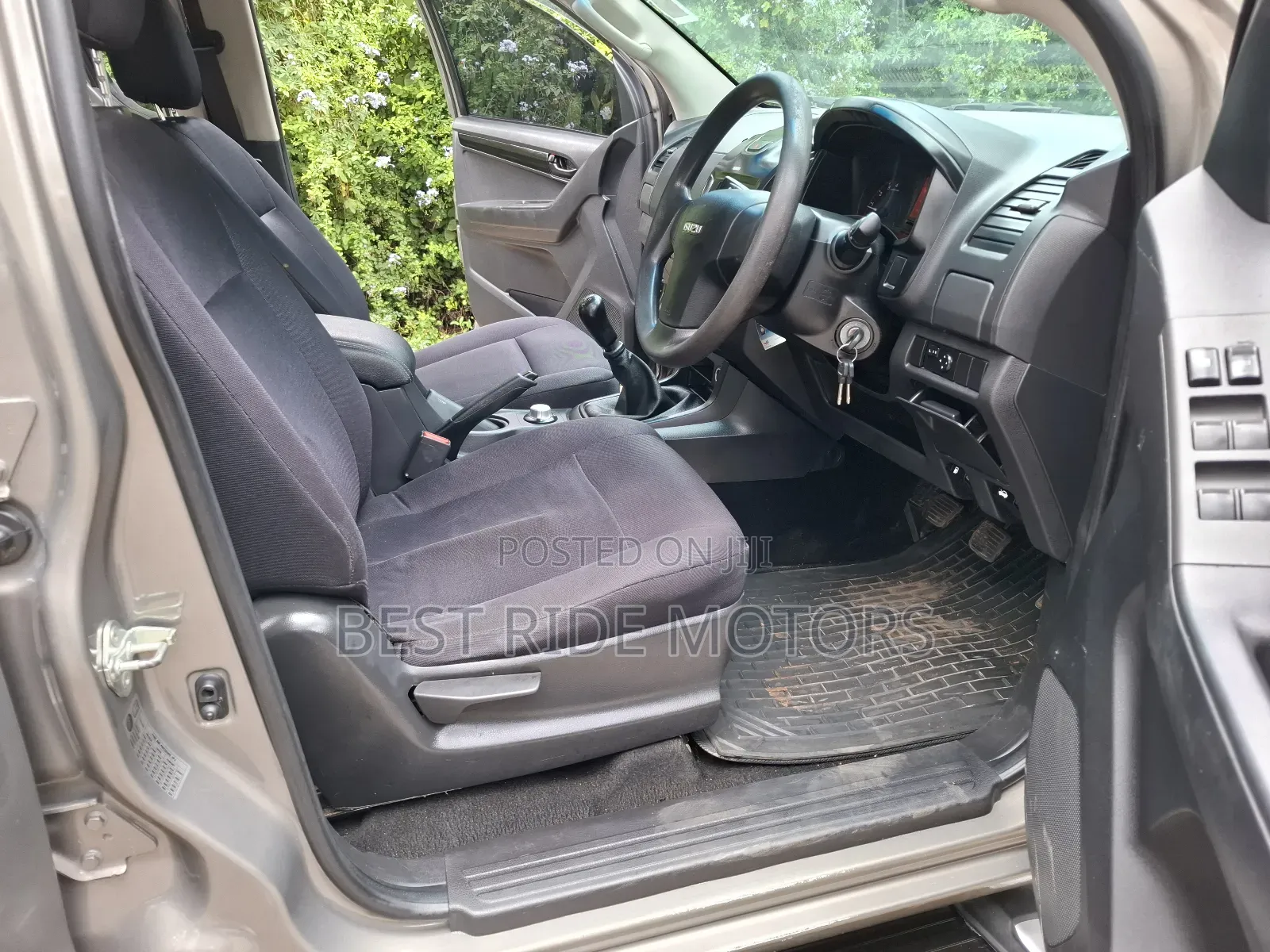 Isuzu D-MAX 2022 Gray