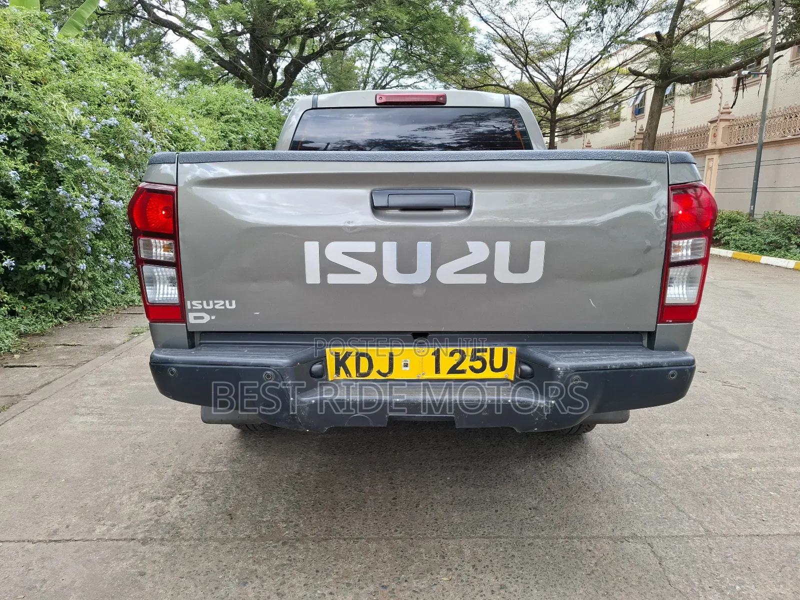 Isuzu D-MAX 2022 Gray