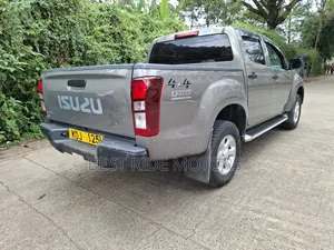 Isuzu D-MAX 2022 Gray