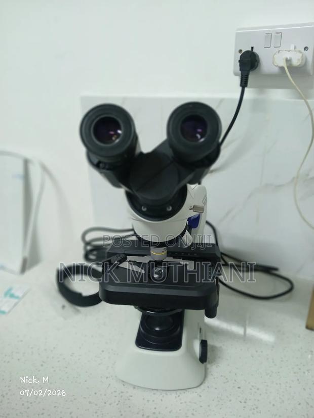 Olympus Cx 23 Lab Microscope - thumbnail 2