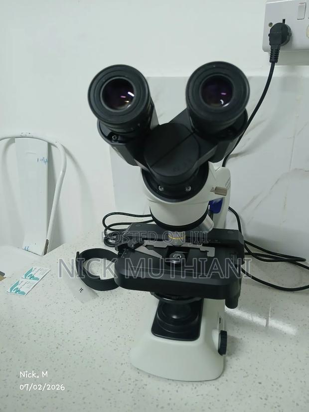 Olympus Cx 23 Lab Microscope - thumbnail 3