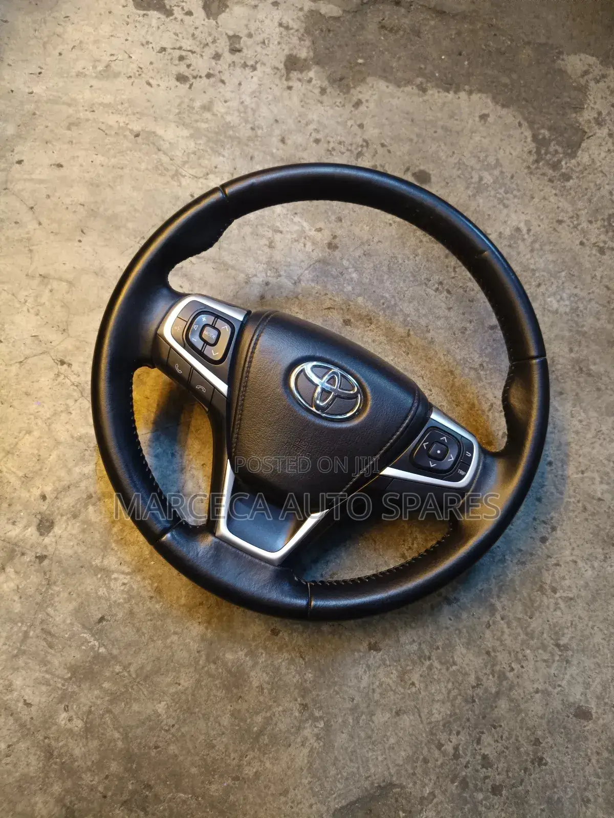 Steering Wheel Harrier 2015 Model.