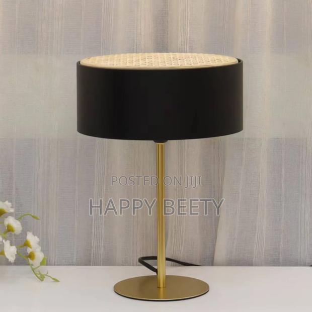 Modern Elegant Table Lamp - thumbnail 3