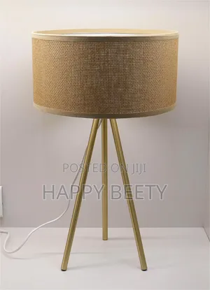 Rattan Tripod Table Lamp