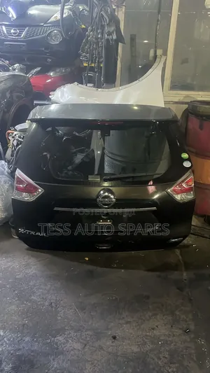 Nissan Xtrail Nt_32 Boot