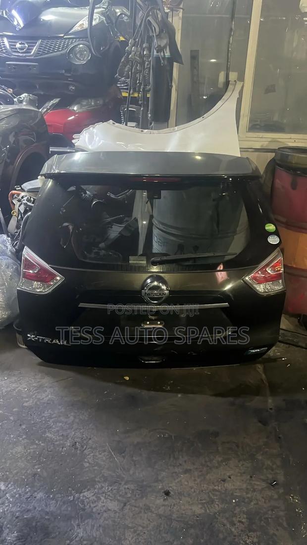 Nissan Xtrail Nt_32 Boot