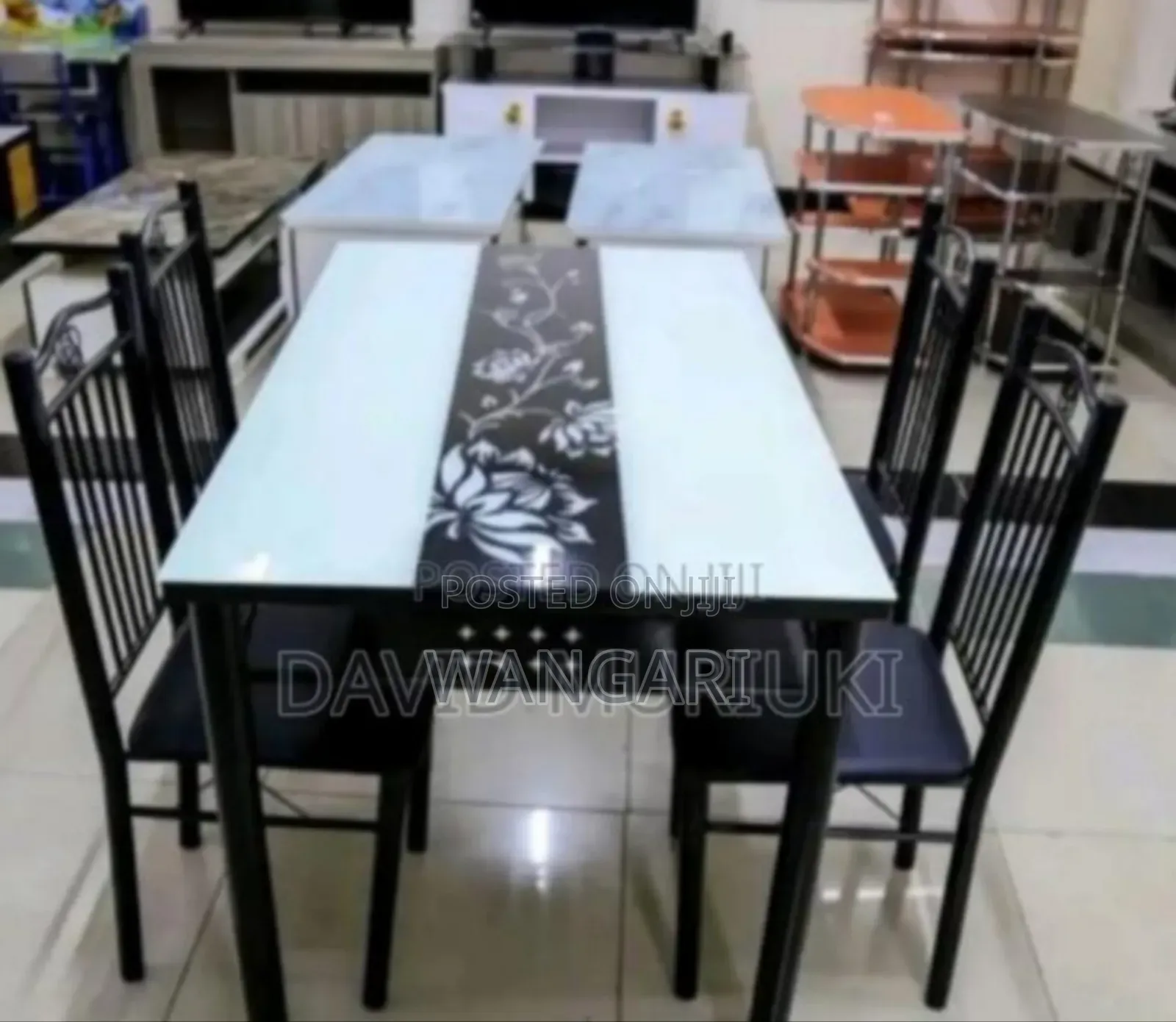 With Quality Seats 4sitter Dinning Table