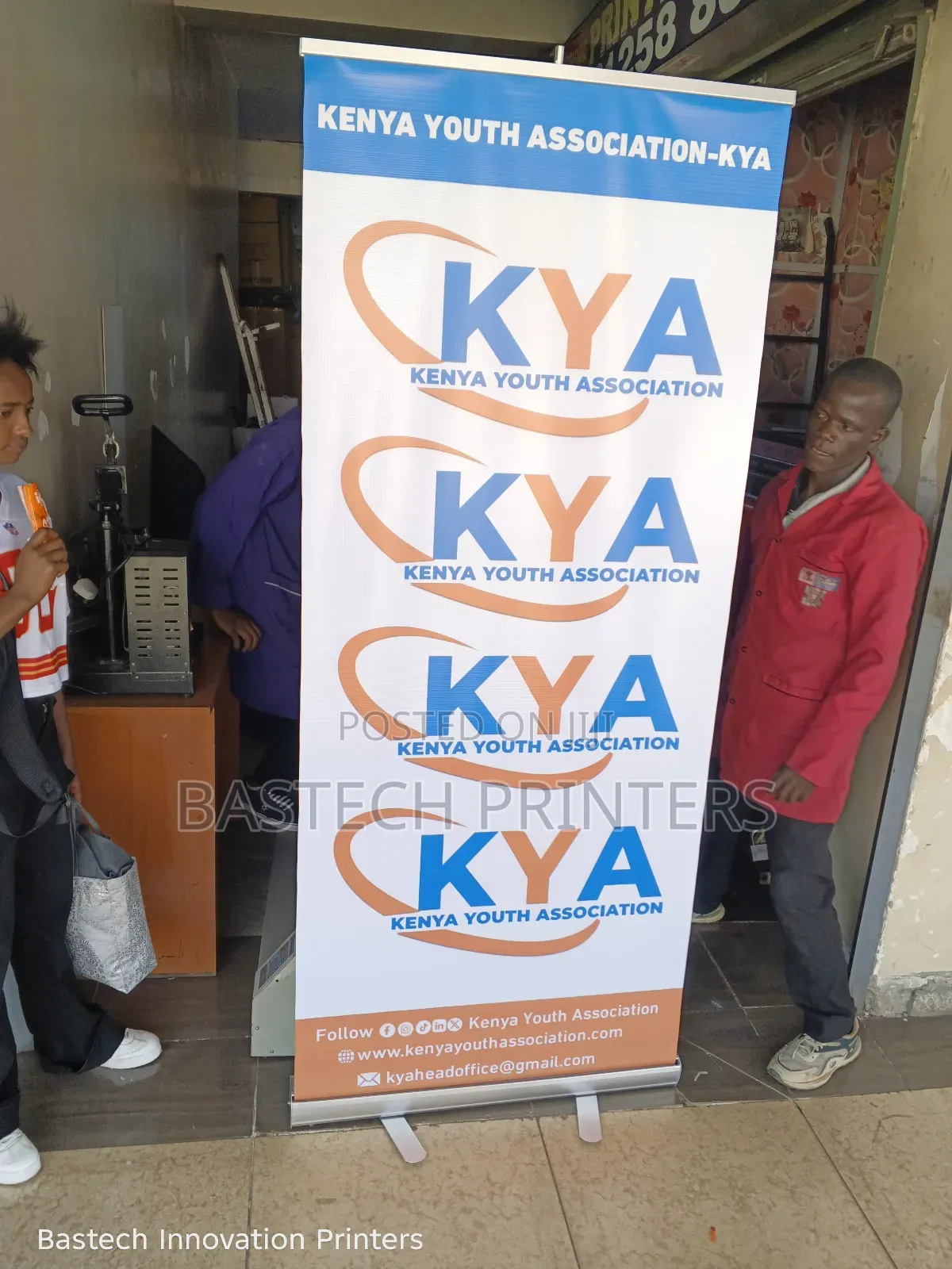 Corporate Roll Up Banner – Narrow Base Model