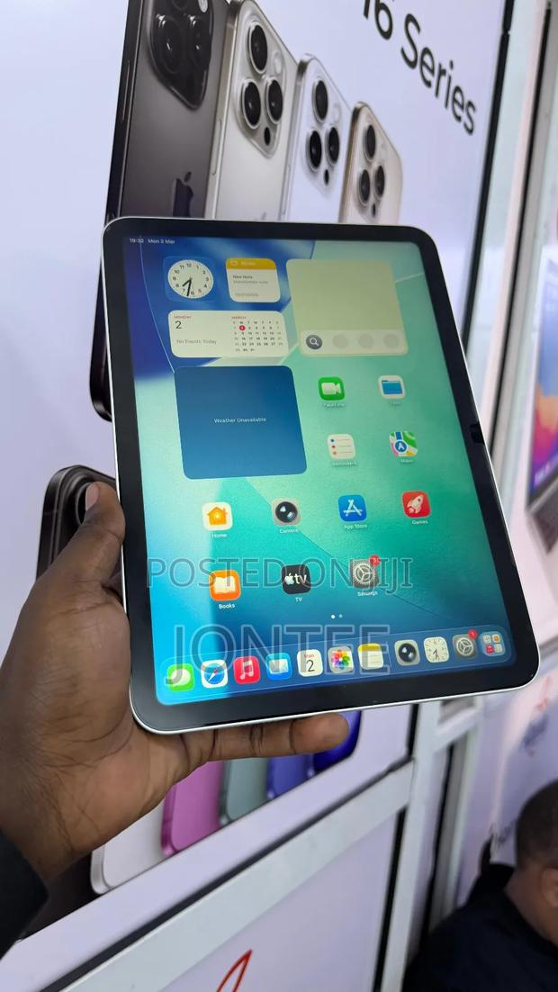 Apple iPad Air (2022) 64 GB Gray - main view