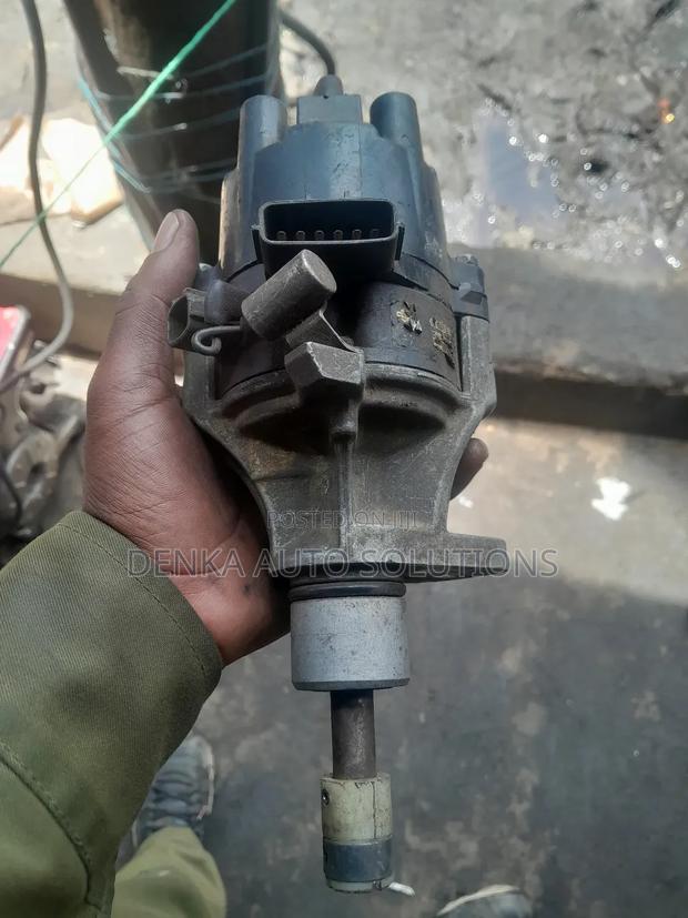 Nissan Hard Body( Pick Up ) Distributors