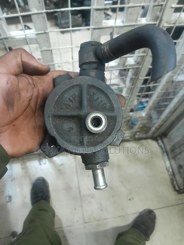 Isuzu NHR/Rougher Alternator Oil Pump - thumbnail 2