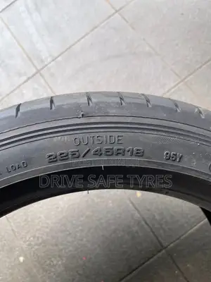 225/45 R18 Brand New Good Year Tyre China