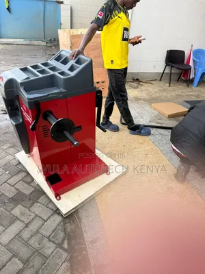 Sunshine Italy Heavy Duty High Quality S828 Wheel Balancer Machine