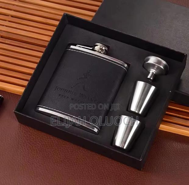 Portable Hip Flask/Whisky Bottle  Set* - thumbnail 3