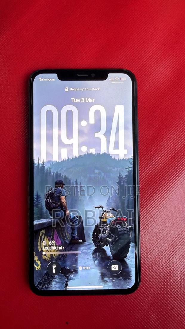 Apple iPhone 11 Pro Max 64 GB Gray - thumbnail 2