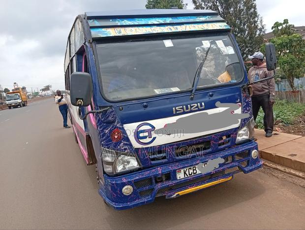 Isuzu NQR 2007 Blue