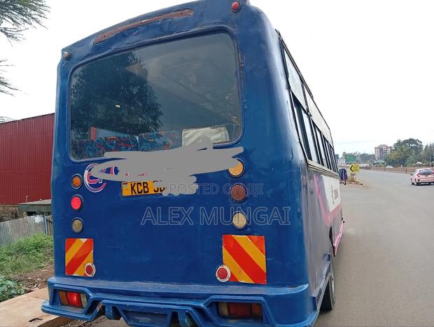 Isuzu NQR 2007 Blue - thumbnail 2
