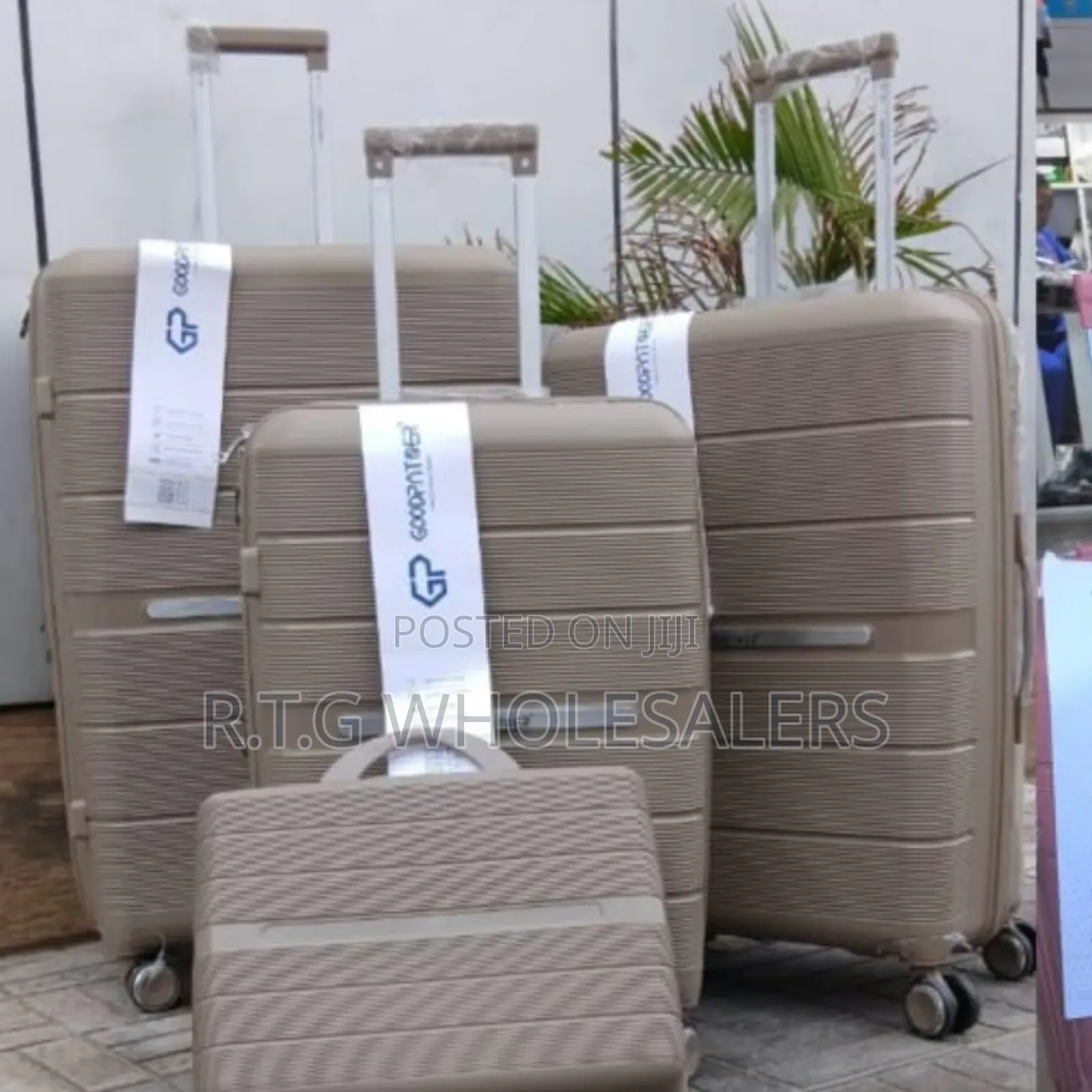 4-in-1 Unbreakable Luxury Rubber Suitcase Set