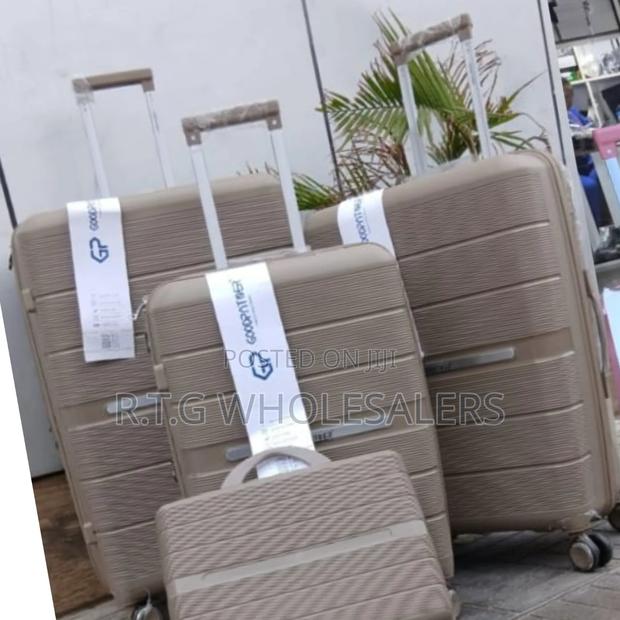 4-in-1 Unbreakable Luxury Rubber Suitcase Set - thumbnail 3