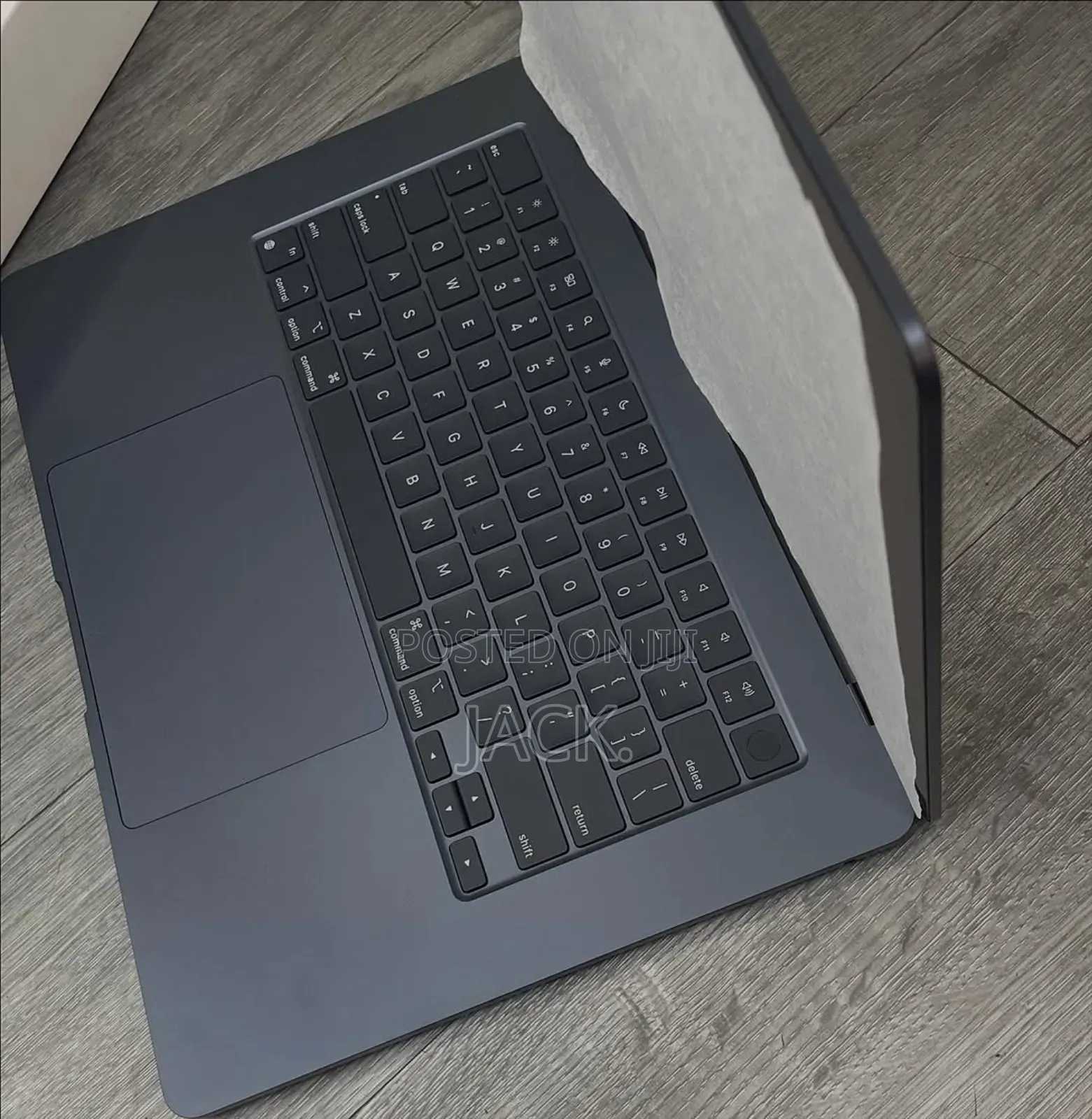 New Laptop Apple MacBook Air 2025 M4 15-inch 16GB Apple M4 SSD 512GB