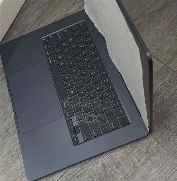 New Laptop Apple MacBook Air 2025 M4 15-inch 16GB Apple M4 SSD 512GB - thumbnail 2