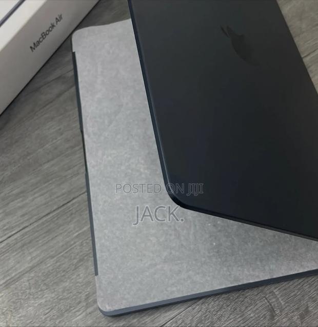 New Laptop Apple MacBook Air 2025 M4 15-inch 16GB Apple M4 SSD 512GB - thumbnail 3