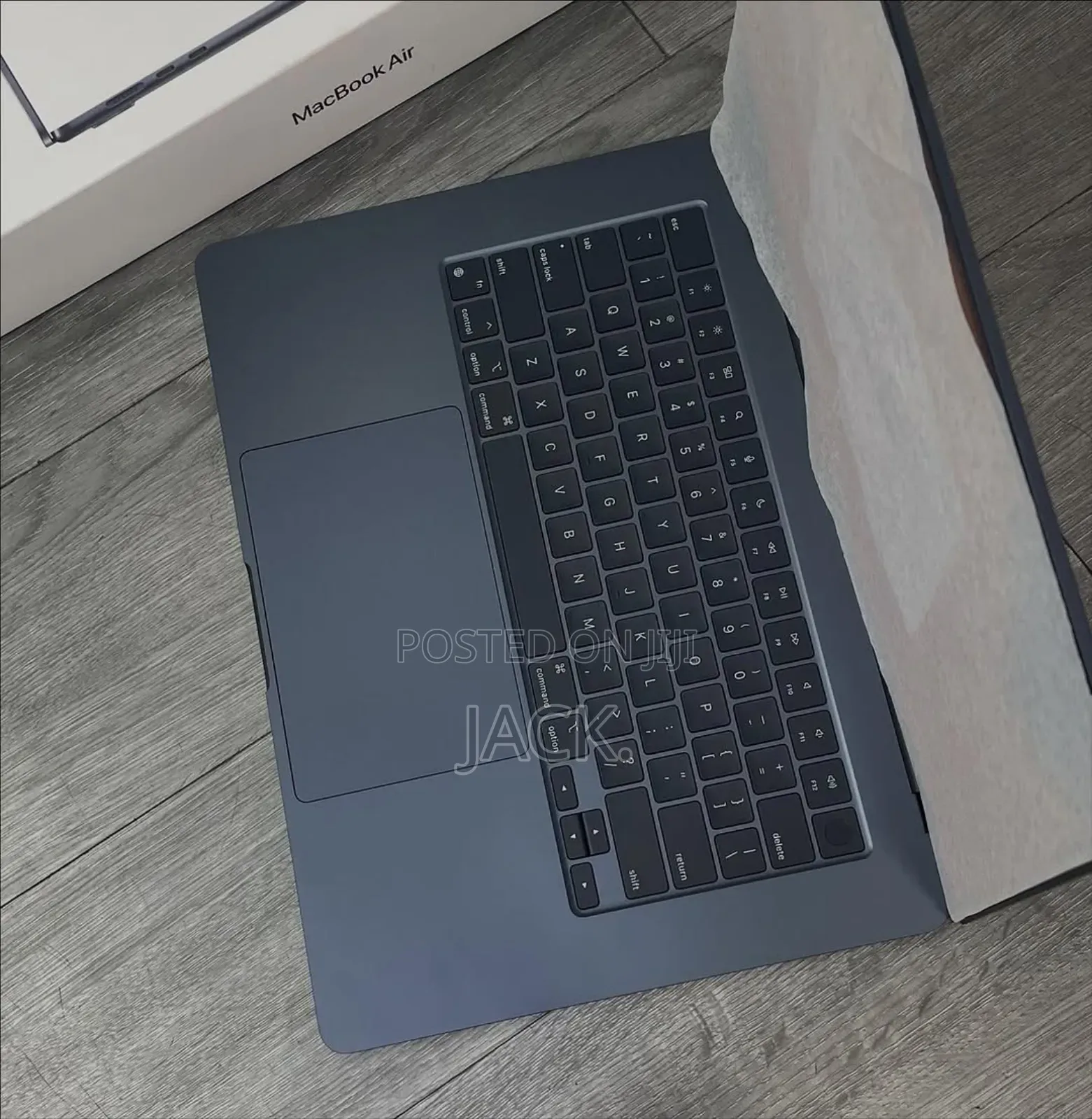 New Laptop Apple MacBook Air 2025 M4 15-inch 16GB Apple M4 SSD 512GB