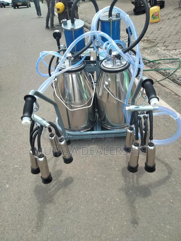 Double Barrel Milking Machine
