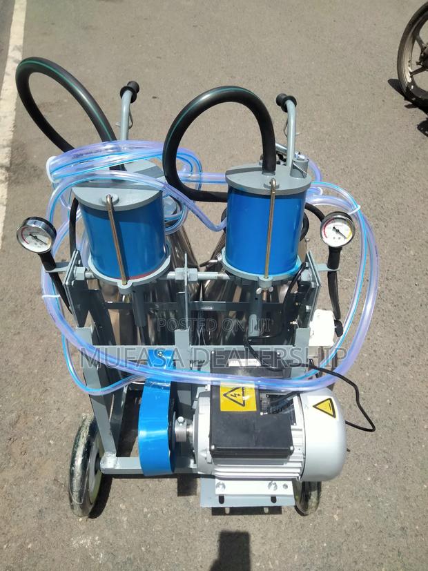 Hygienic Dairy Milking Machine for 2 Cows - main view