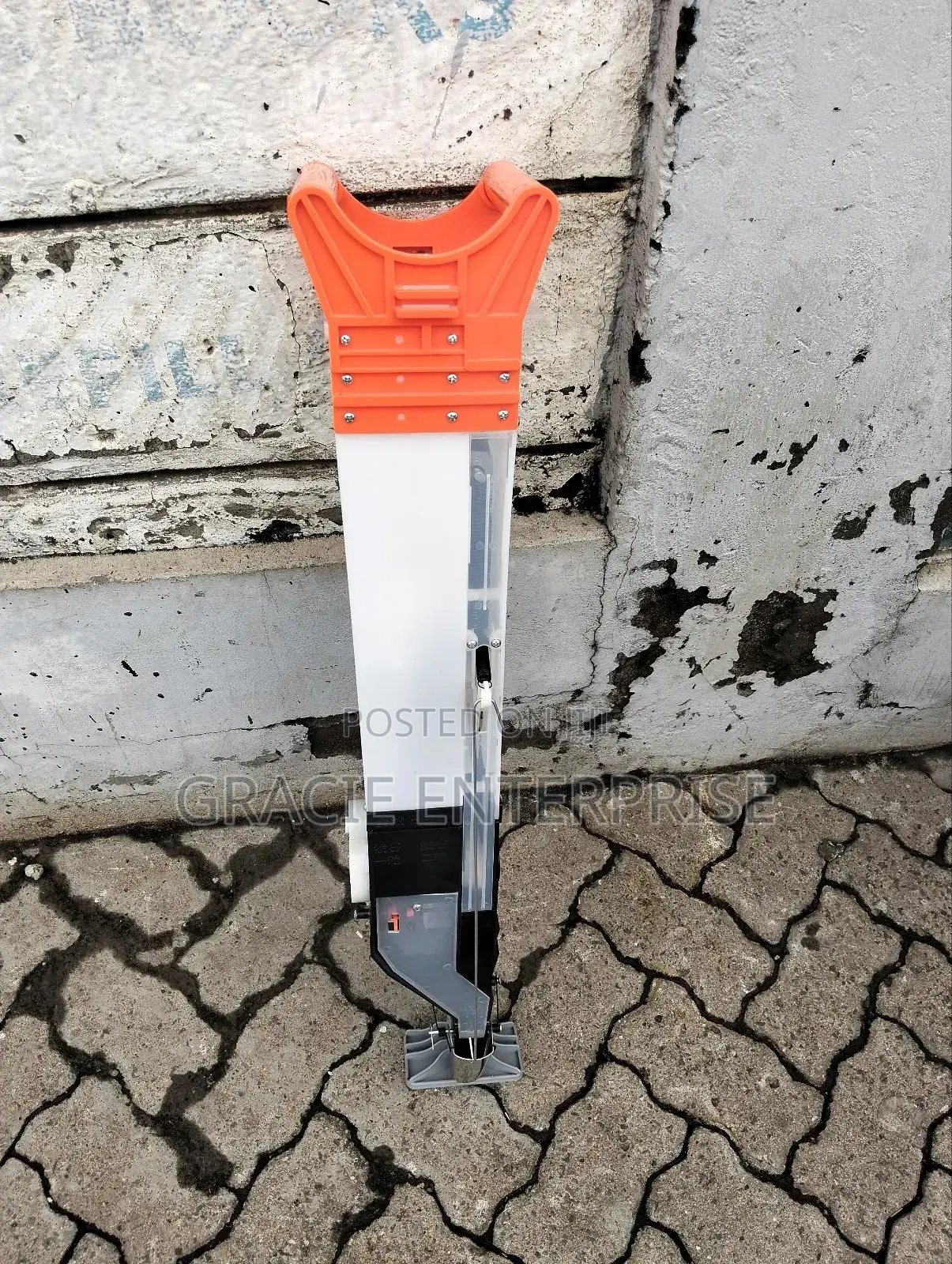 Stand and Plant Seeder