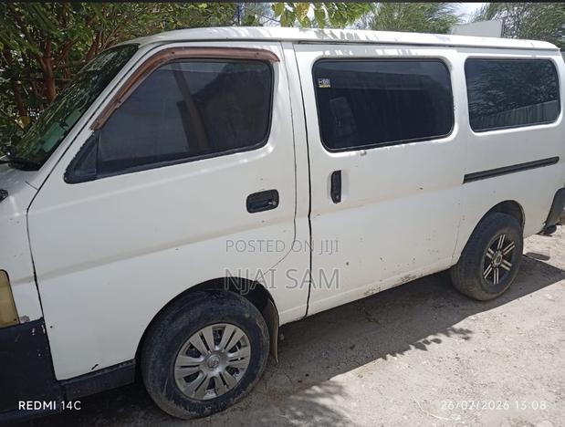 Nissan Caravan (Urvan) 2003 White - thumbnail 2