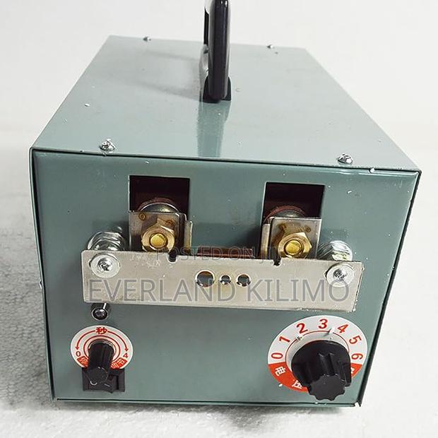Precision Poultry Debeaker