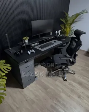 Ergonomic High-Back Office Chair – Adjustable Comfortable
