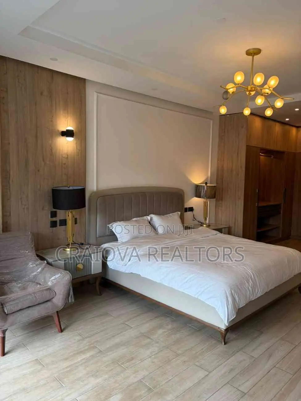 3bdrm Duplex in Valley Arcade for sale