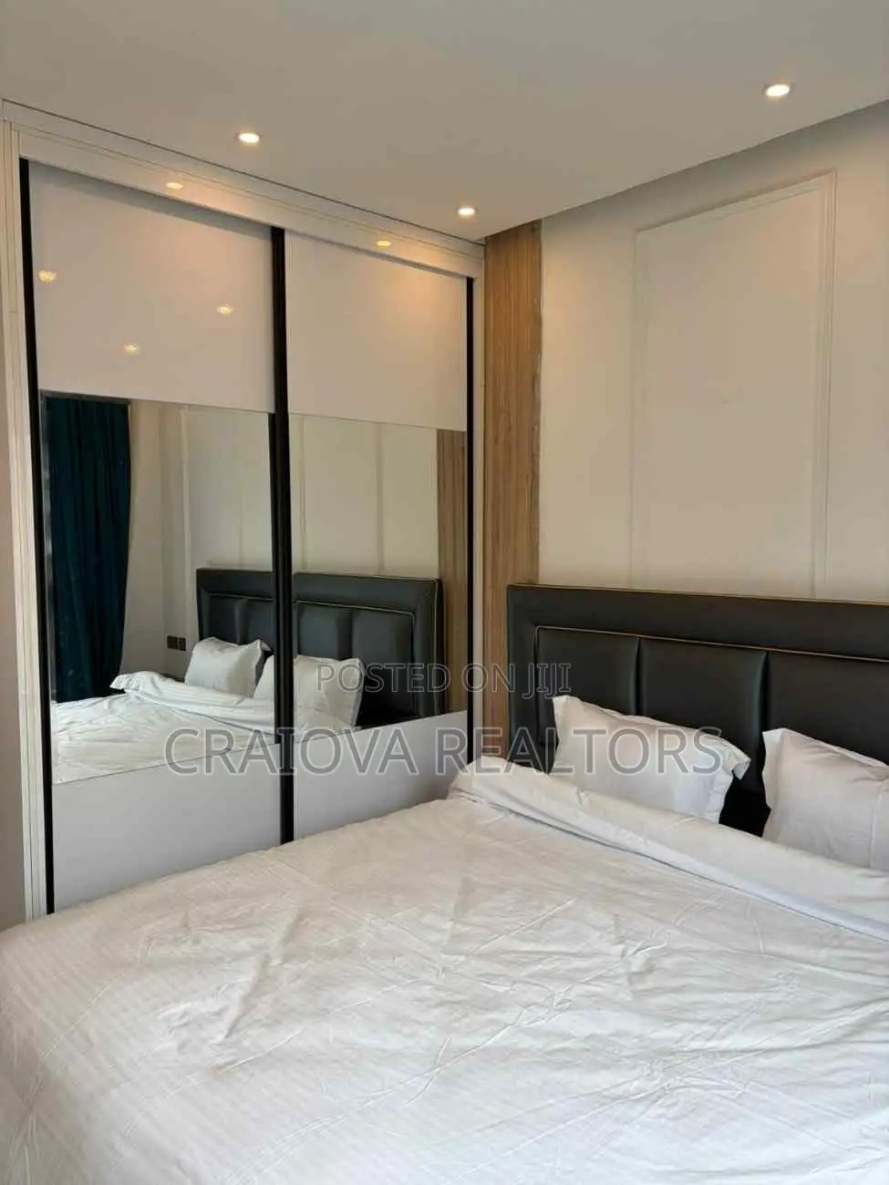 3bdrm Duplex in Valley Arcade for sale