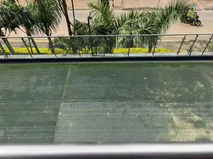 3bdrm Duplex in Valley Arcade for sale