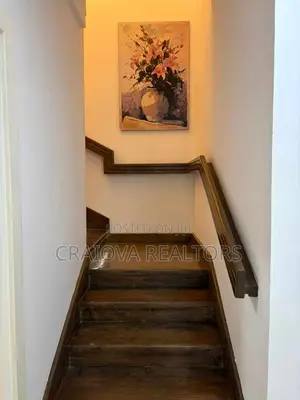 3bdrm Duplex in Valley Arcade for sale