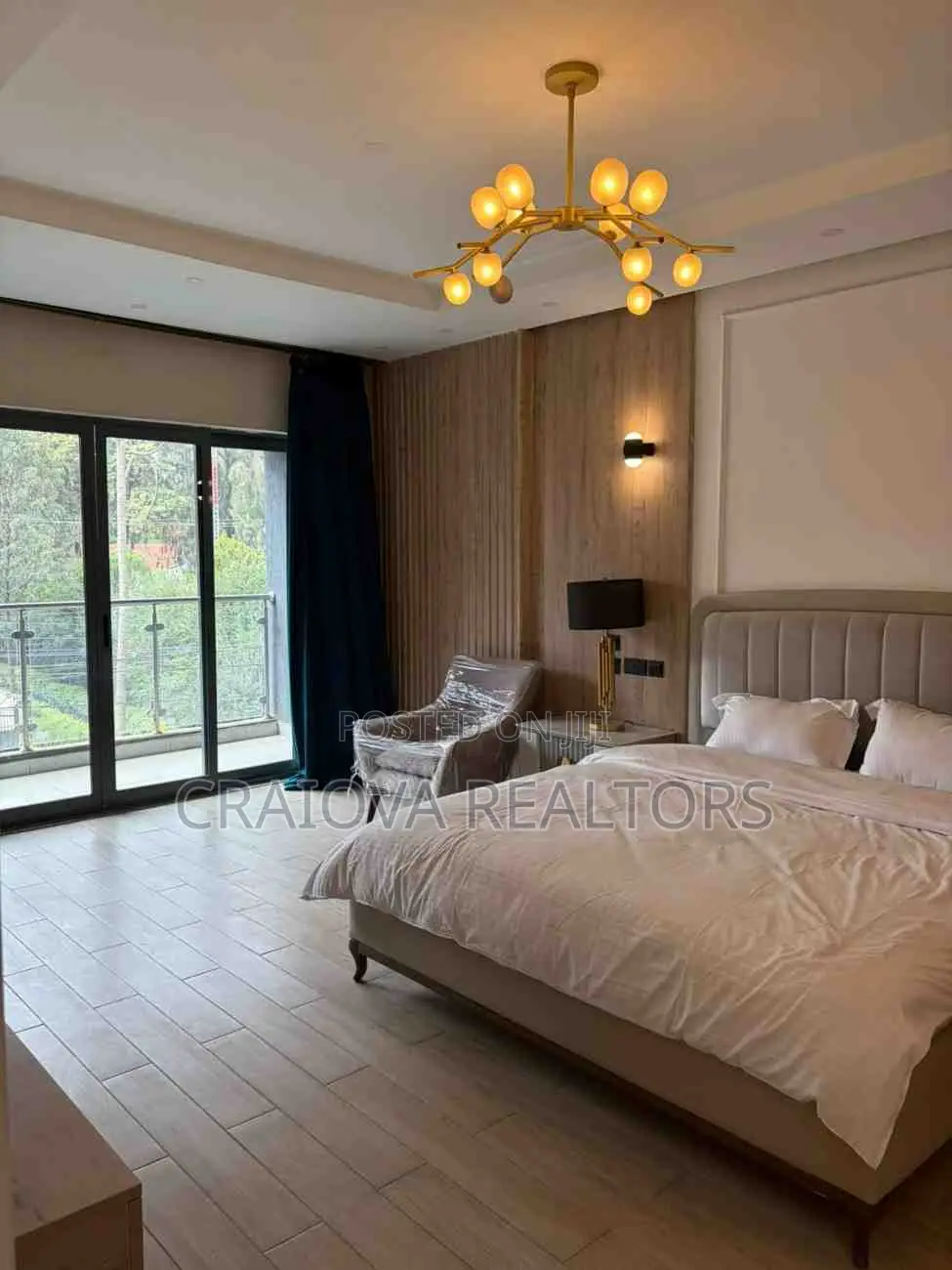 3bdrm Duplex in Valley Arcade for sale