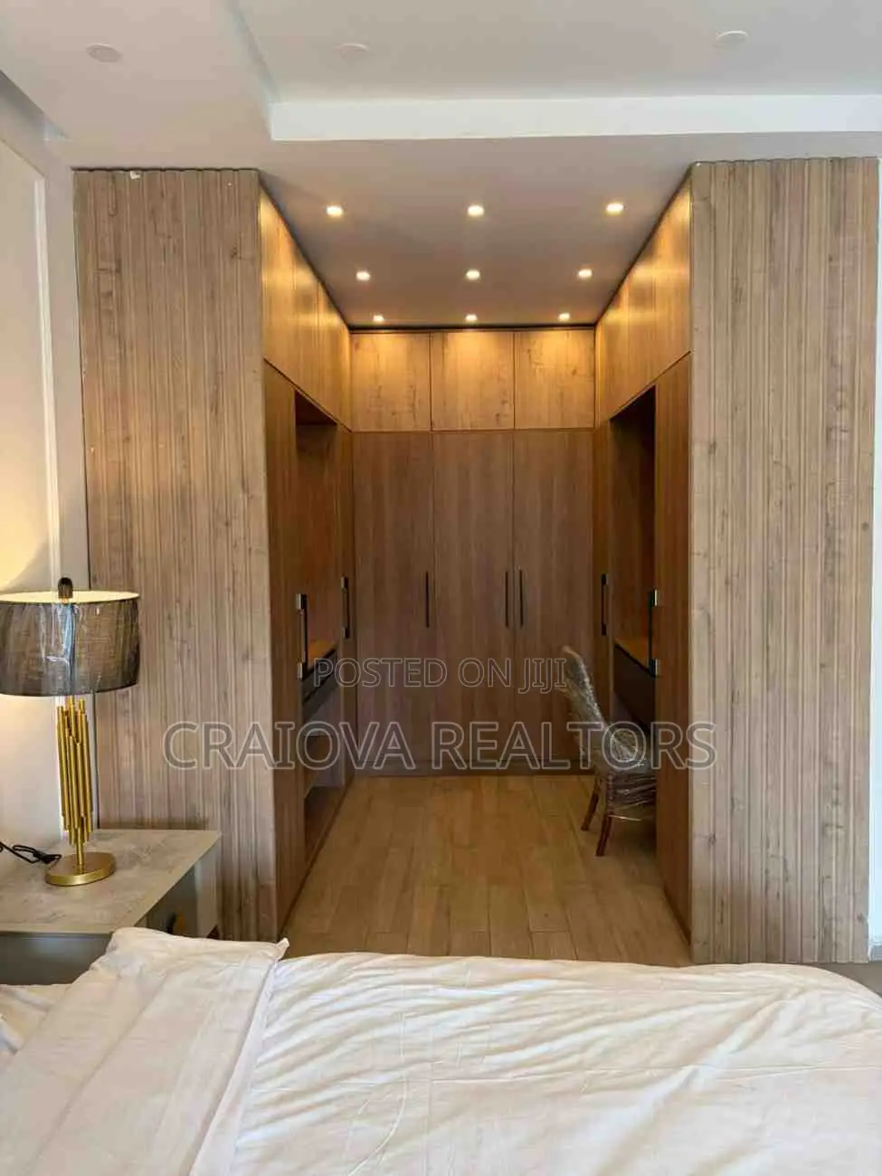 3bdrm Duplex in Valley Arcade for sale