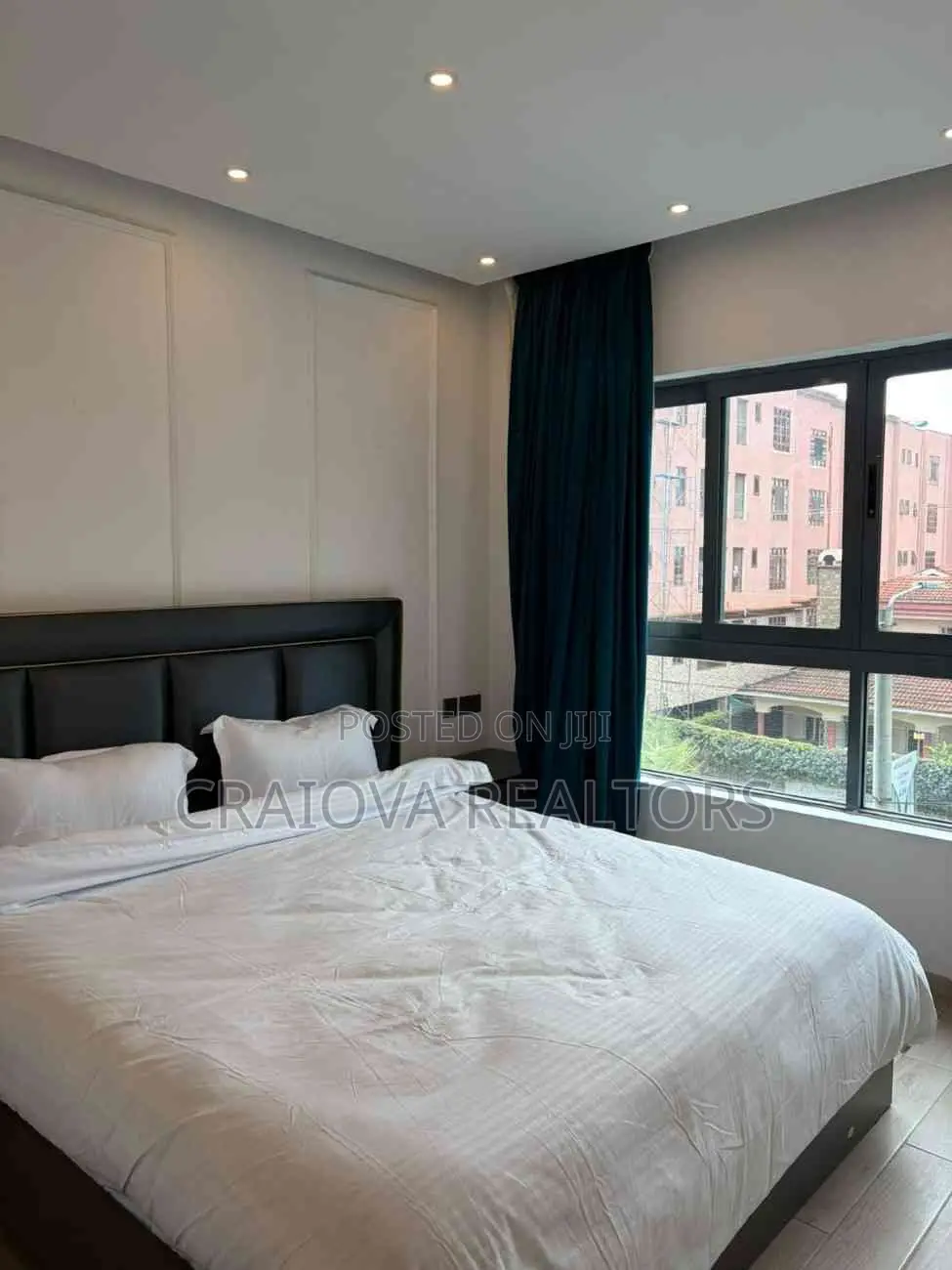 3bdrm Duplex in Valley Arcade for sale
