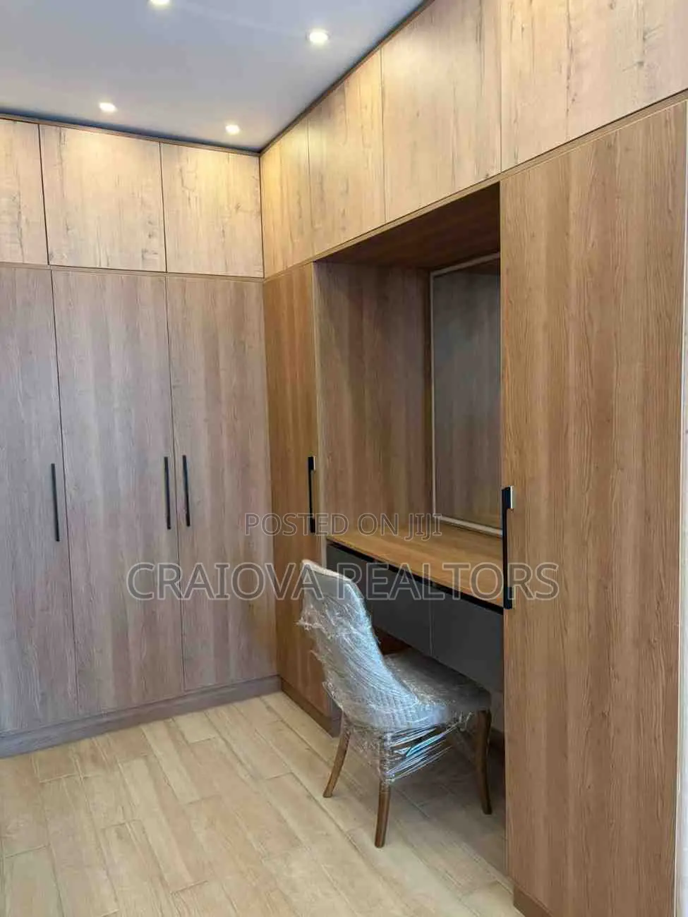 3bdrm Duplex in Valley Arcade for sale