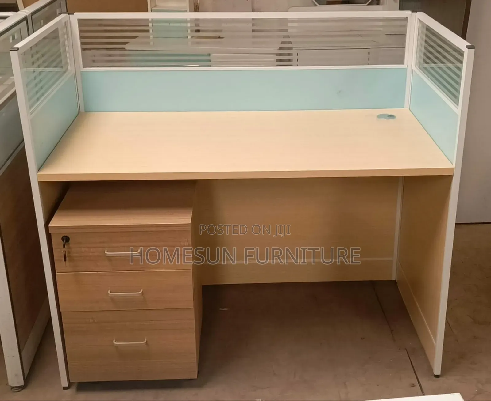 Single Way Work Station