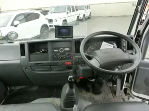 Isuzu Elf With Leaf Springs