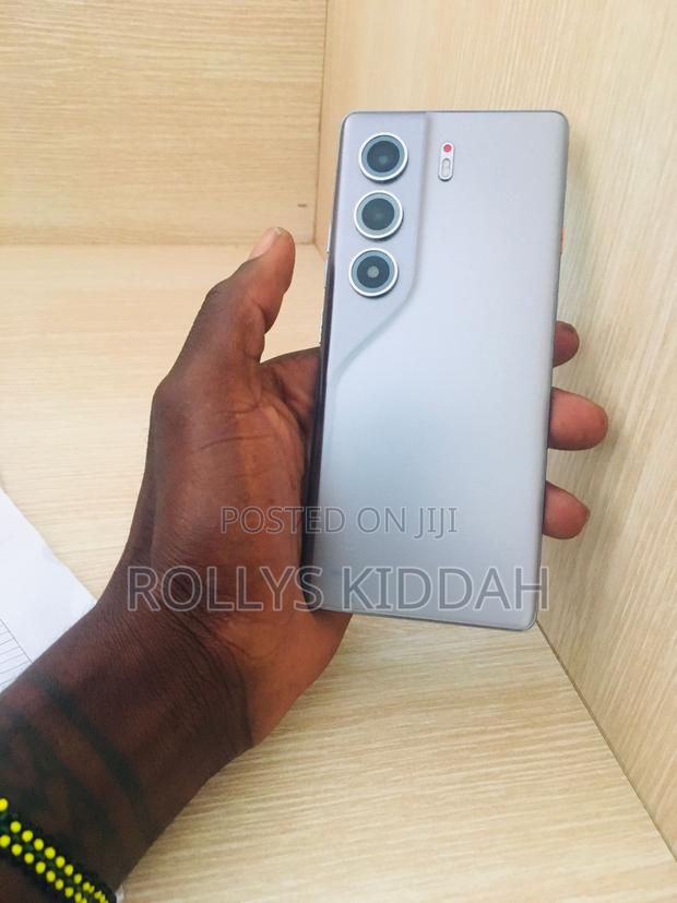 Tecno Camon 40 Pro 5G 256 GB Silver - thumbnail 2