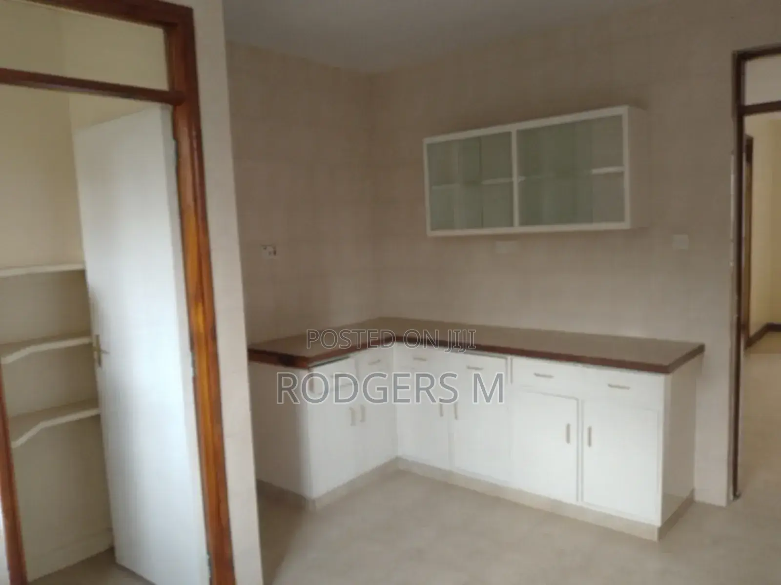 3bdrm Block of Flats in Raphta Road Area for rent