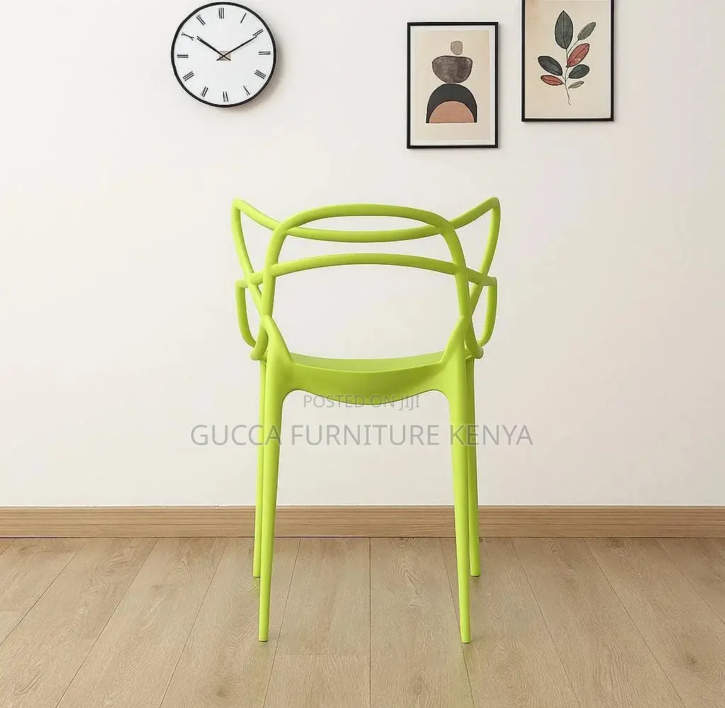 Modern Outdoor Plastic Bistro Arm Chair